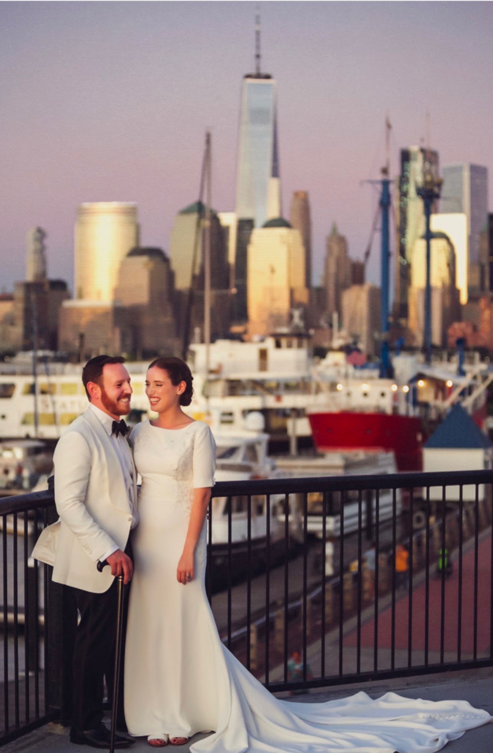 Wedding couple with Manhattan skyline backdrop
